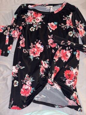 Women’s Black Floral Long-Sleeve Tie-Front Blouse